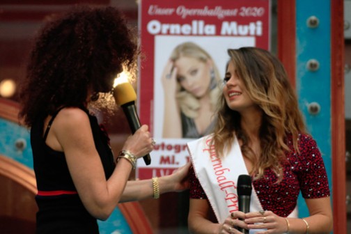 Opernball Prinzessin 2020 Elisa Pizzi Tapia mit Mausi Lunger