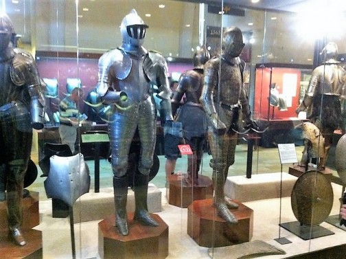 Rüstungen und Harnische aus dem 16. Jahrhundert