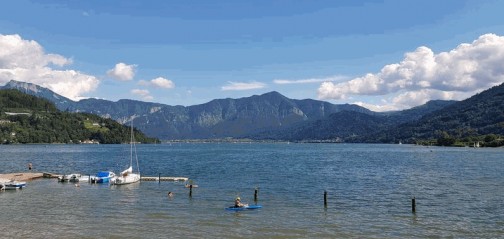 Caldonazzo See bzw. Lago di Caldonazzo in der Valsugana ist der größte See des Trentino.